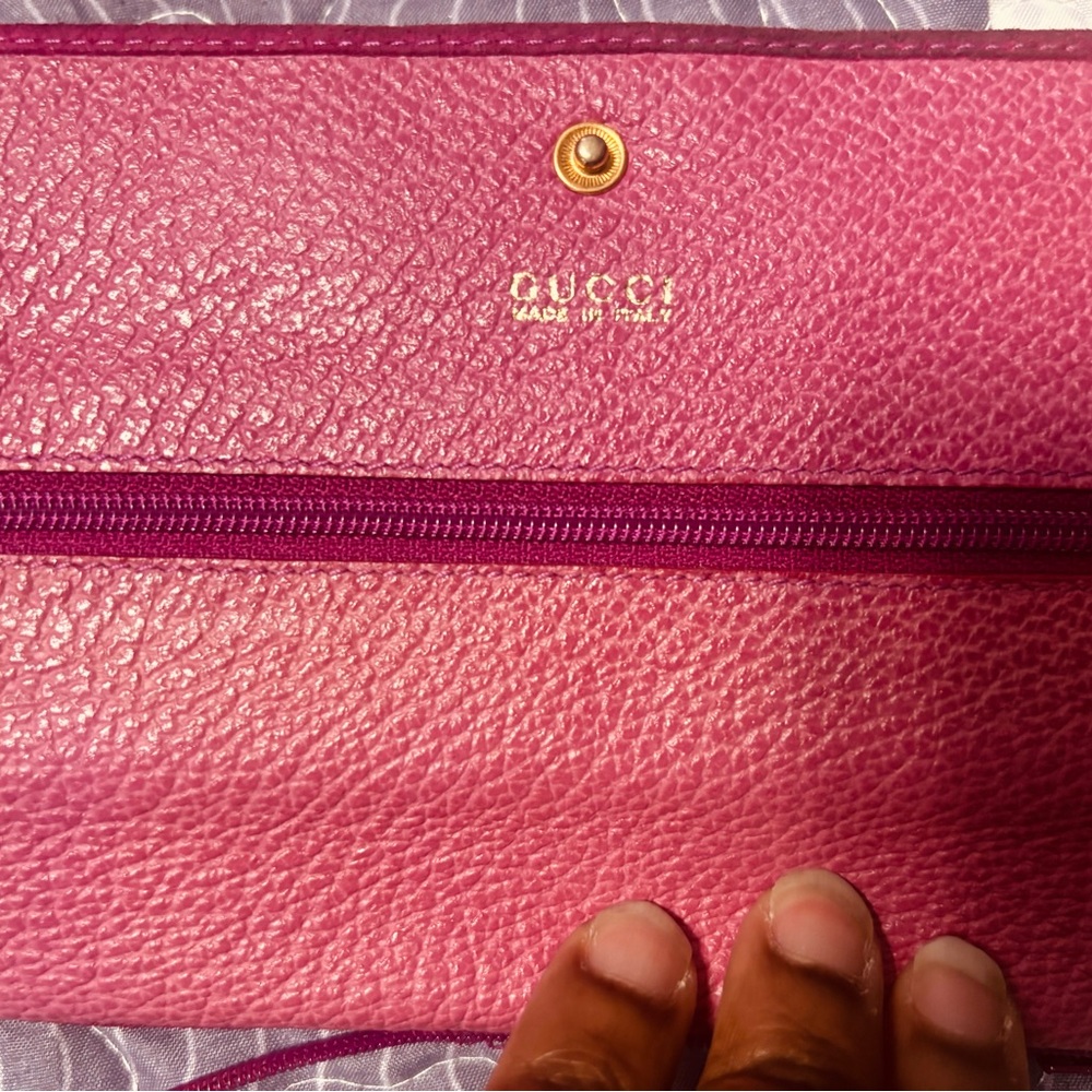Gucci Fuchsia Leather Wallet - Picture 4 of 9